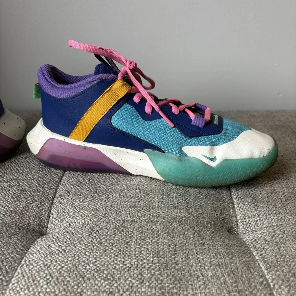 Size 6,5Y EU 39- Nike Air Zoom Crossover Low Baltic‎ Blue Pink Glow Basketball